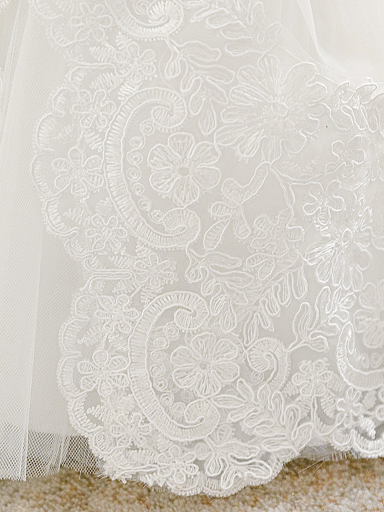 Cute Puffy Ball Gown Dress for Baby Girls – White Lace Tea-Length Party Dress