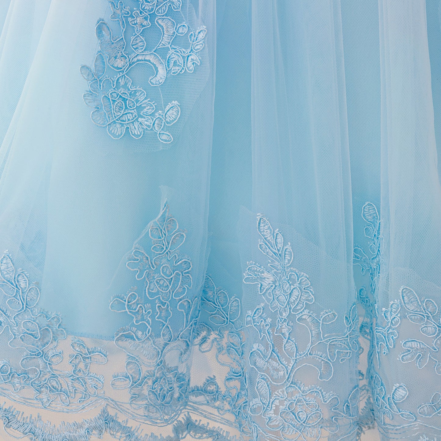 Puffy High-Low Tulle Princess Dress for Girls with Lace and Bow – Party, Wedding & Formal
