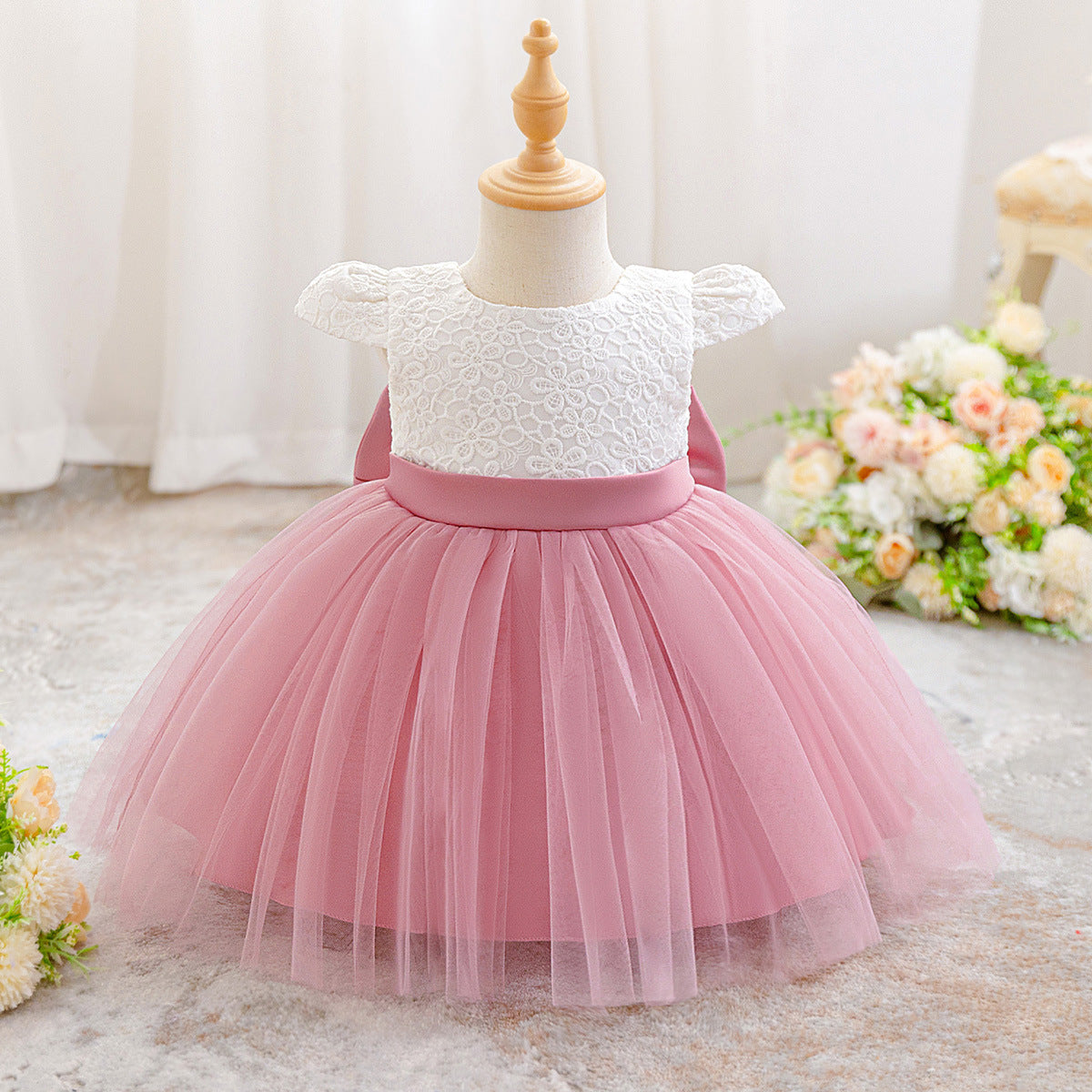 Puffy Pink Princess Dress for Girls with Bowknot – Lace & Tulle Ball Gown