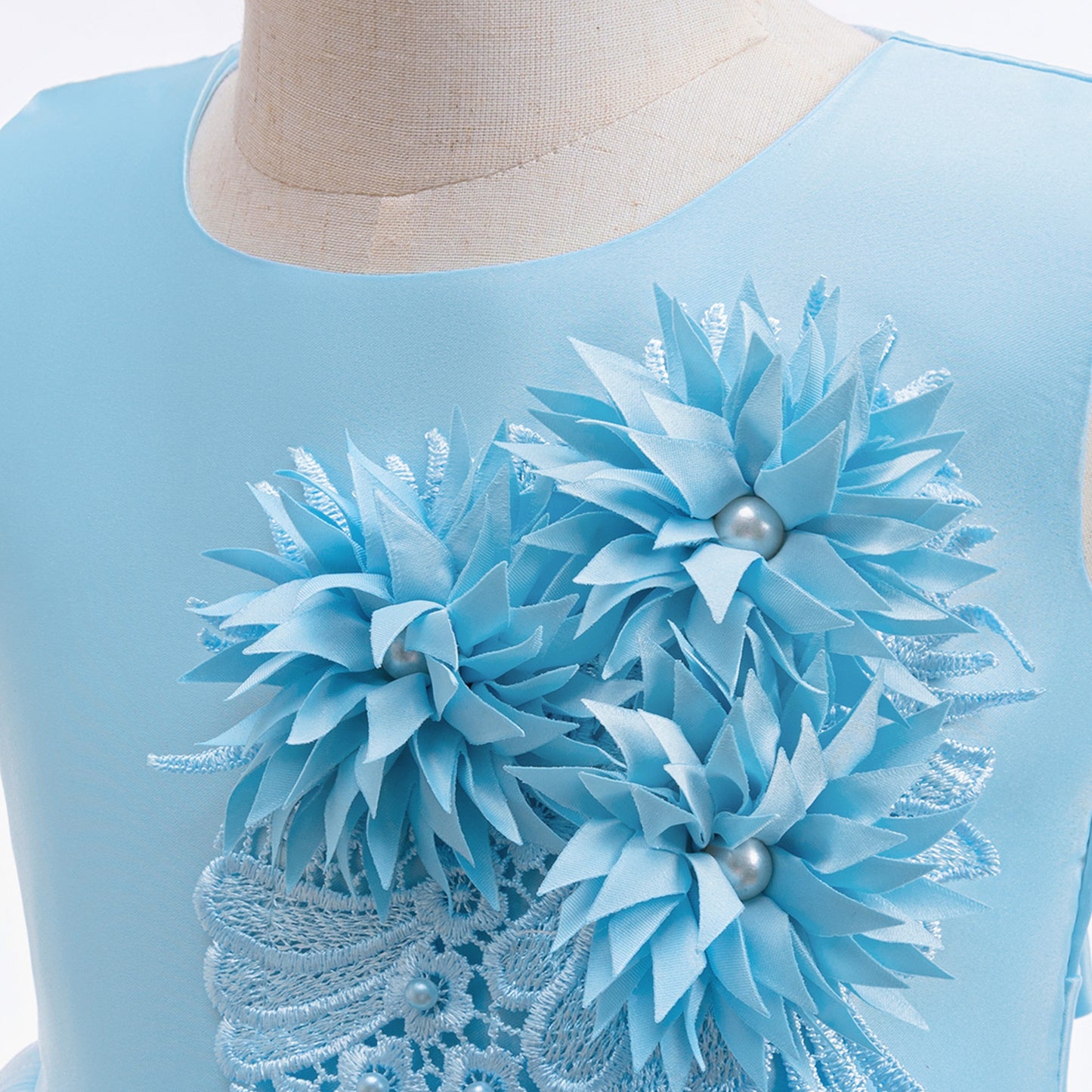 Puffy Tulle Flower Girl Dress with Lace Applique – Cute Ball Gown for Parties & Weddings