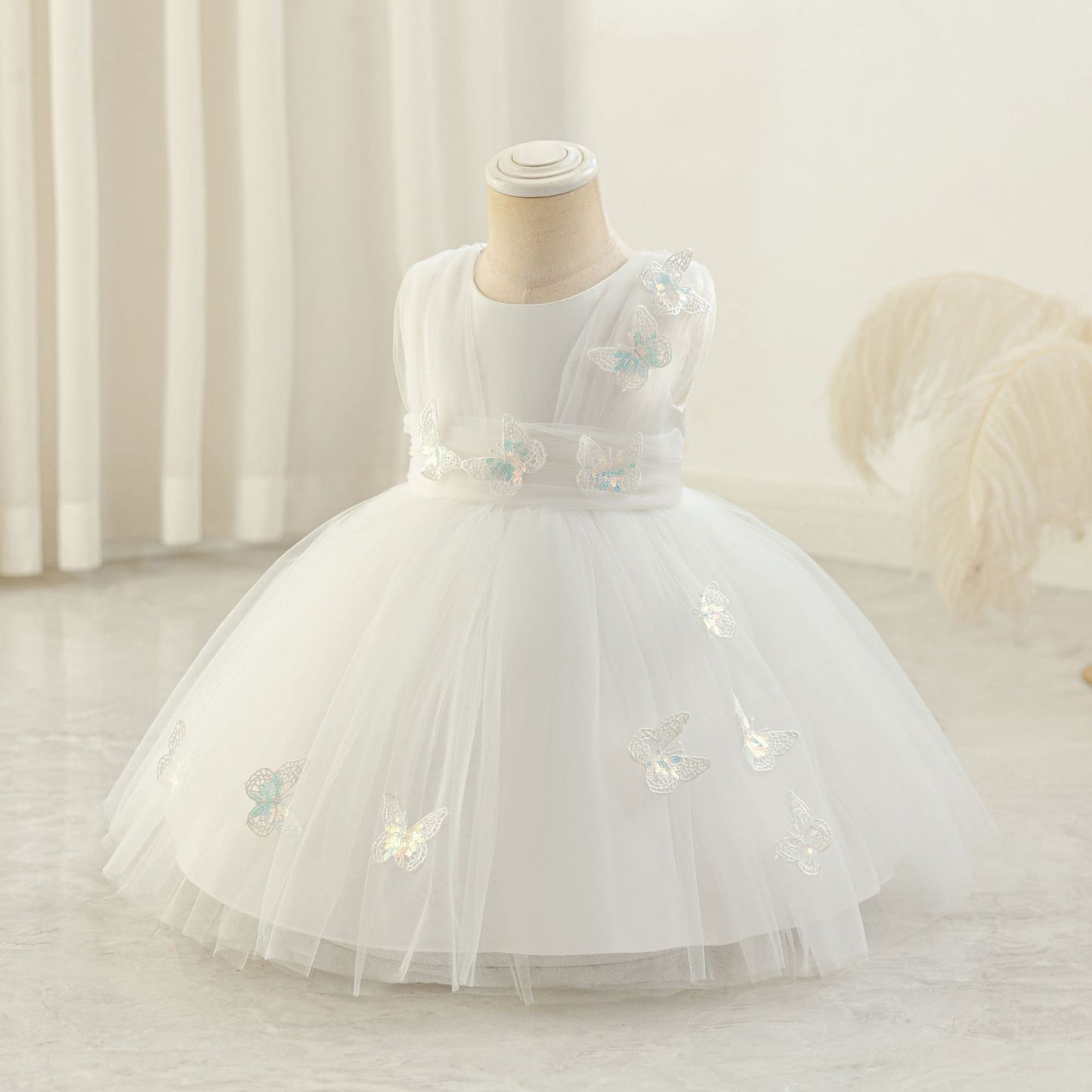 Cute Puffy Mesh Ball Gown Tea Length Dress for Girls – Applique & Bow Party Outfit