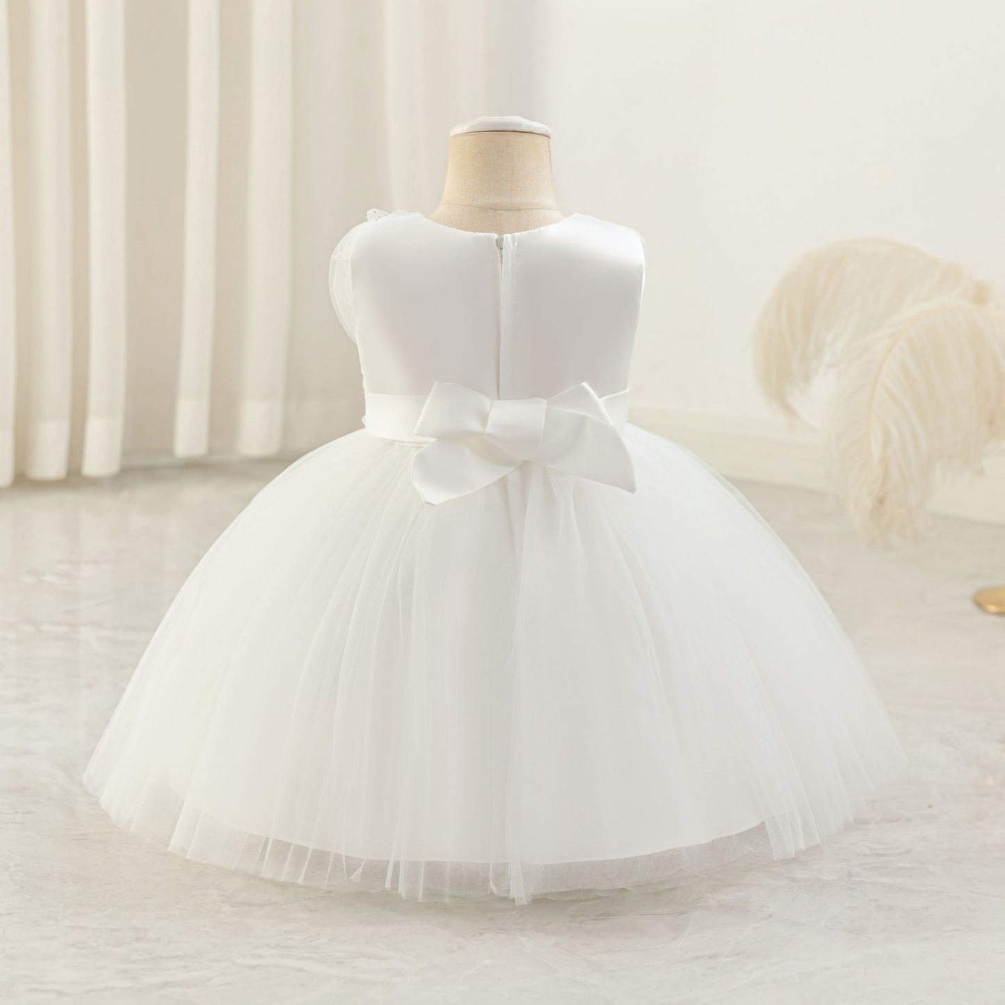 Cute Puffy Mesh Ball Gown Tea Length Dress for Girls – Applique & Bow Party Outfit