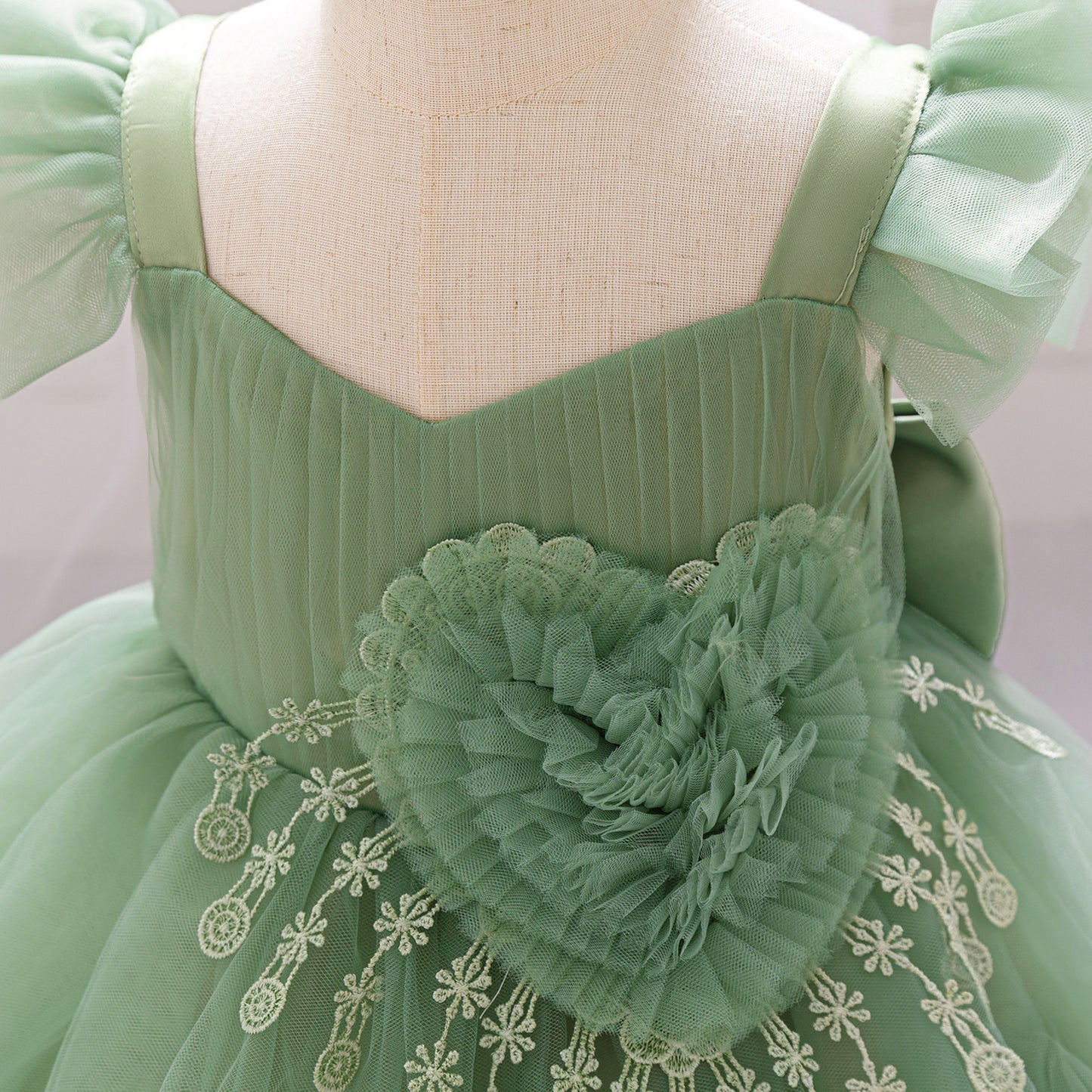 Cute Puffy Tulle Flower Girl Dress for Party & Wedding – Lace & Bow Detail