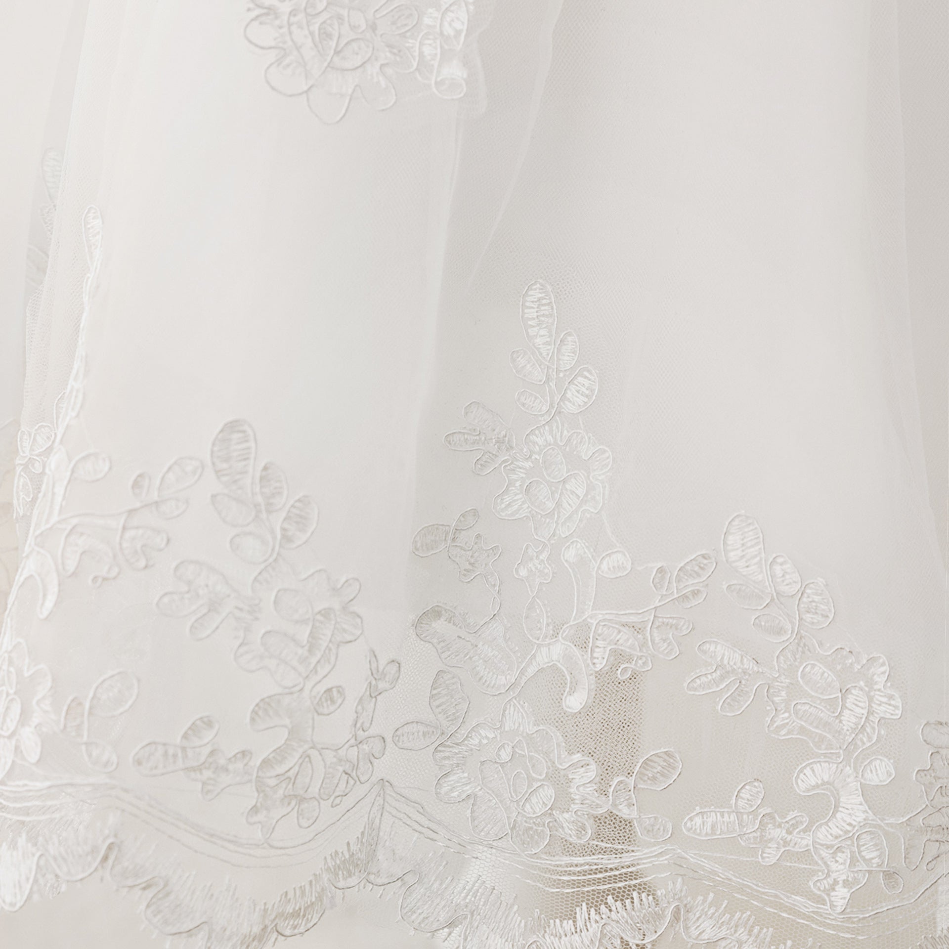 Puffy High-Low Tulle Princess Dress for Girls with Lace and Bow – Party, Wedding & Formal