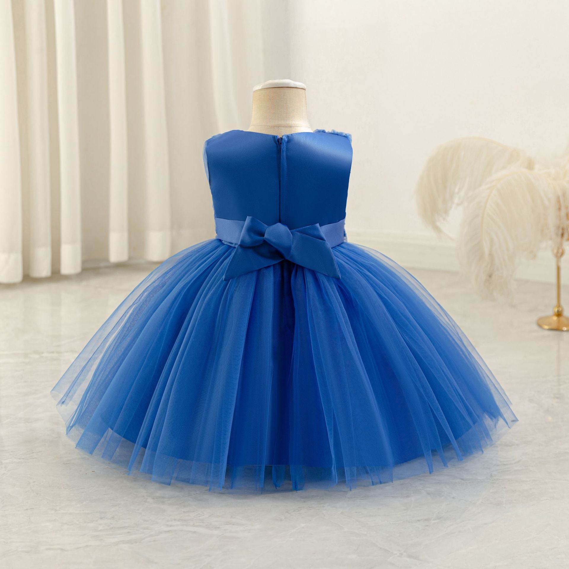 Cute Puffy Mesh Ball Gown Tea Length Dress for Girls – Applique & Bow Party Outfit