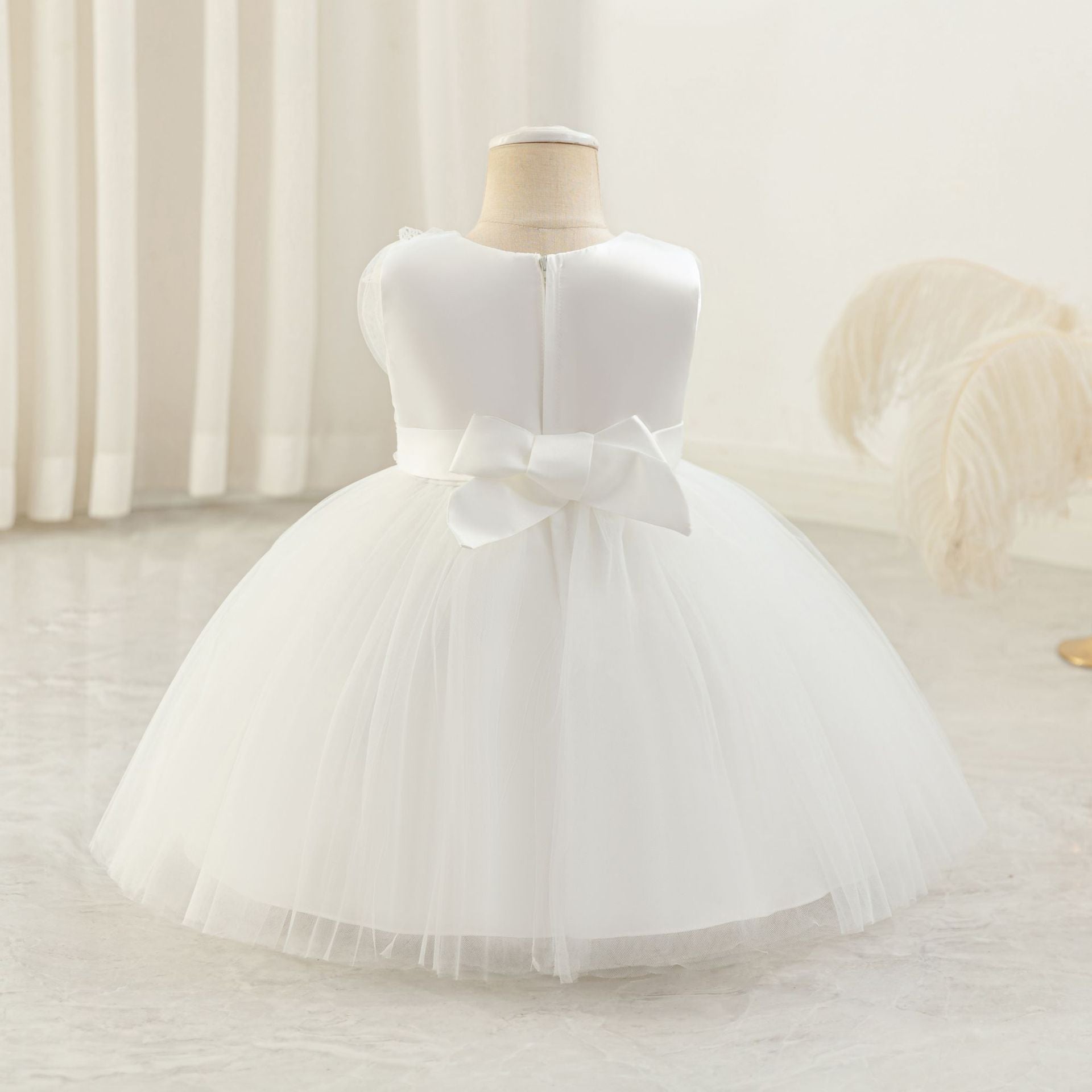 Cute Puffy Mesh Ball Gown Tea Length Dress for Girls – Applique & Bow Party Outfit