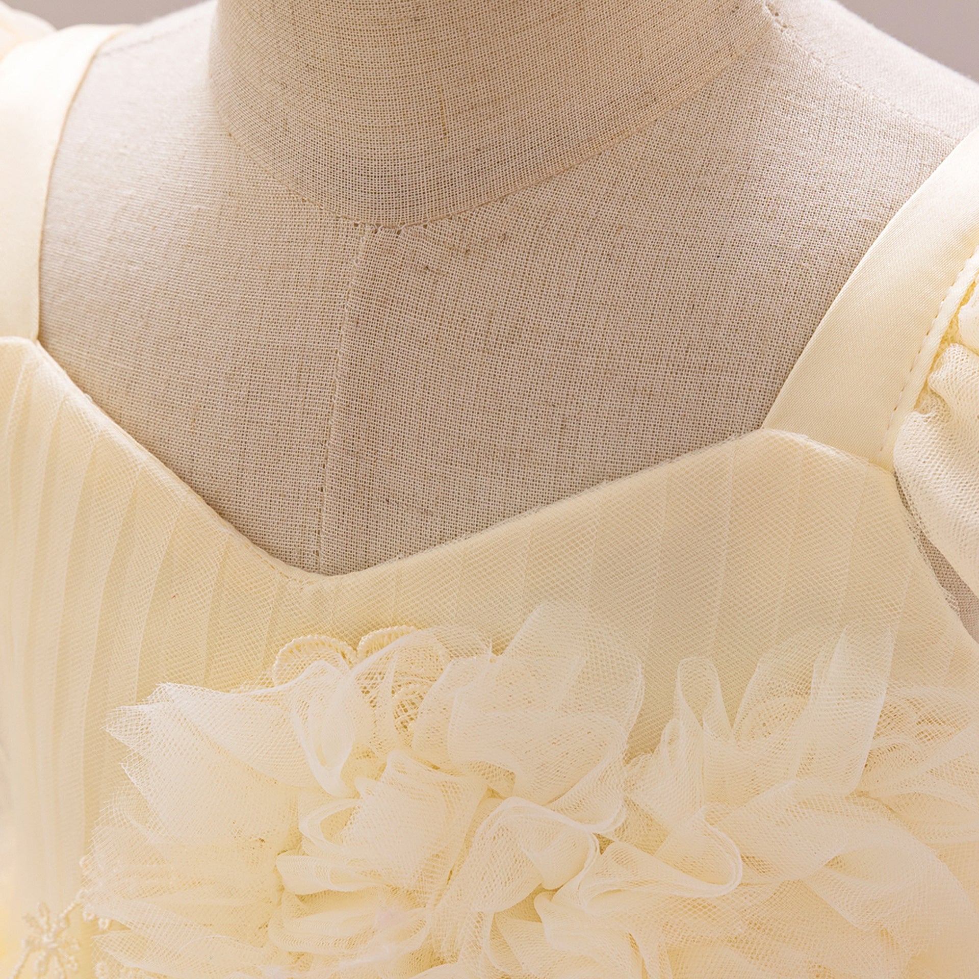Cute Puffy Tulle Flower Girl Dress for Party & Wedding – Lace & Bow Detail
